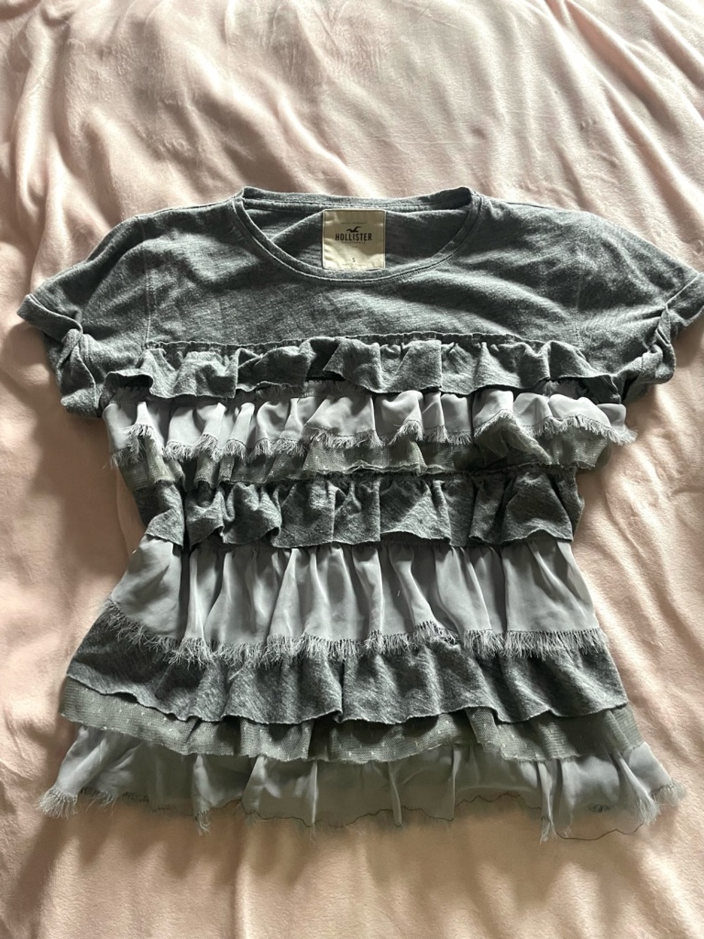 Y2K Hollister Gray Tiered Ruffle Short Sleeve Tee